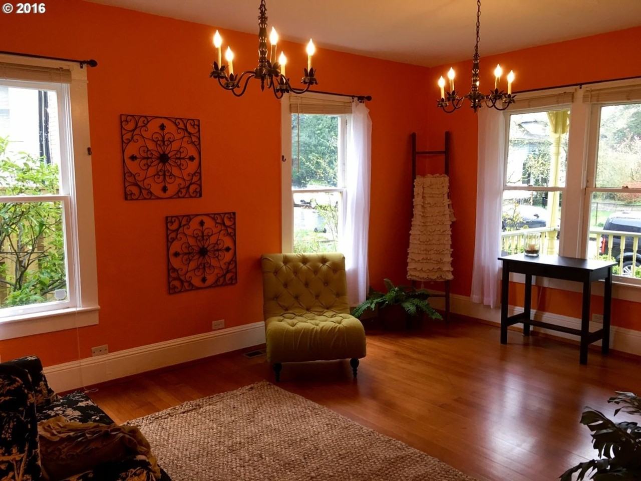 122 E 28th St - Photo 4 of 34