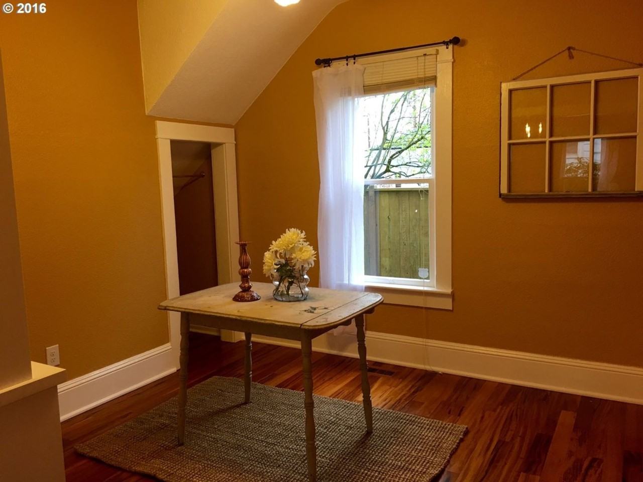 122 E 28th St - Photo 3 of 34
