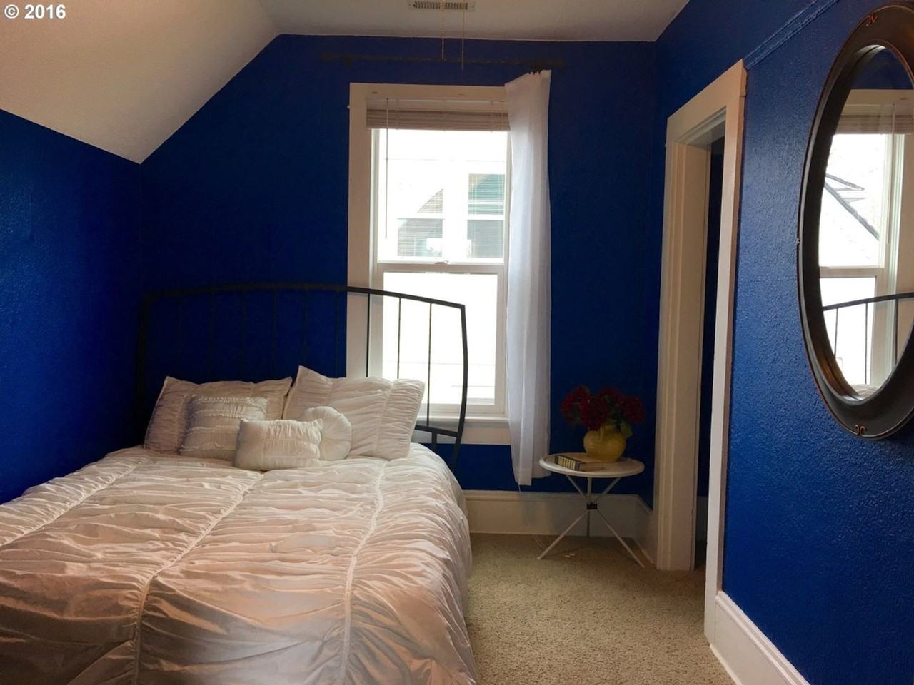 122 E 28th St - Photo 5 of 34