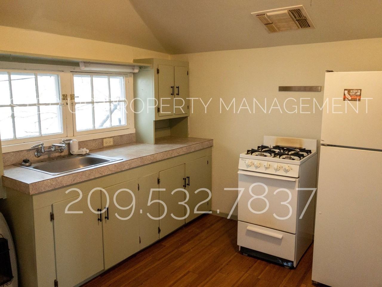 356 Barretta St - Photo 4 of 9