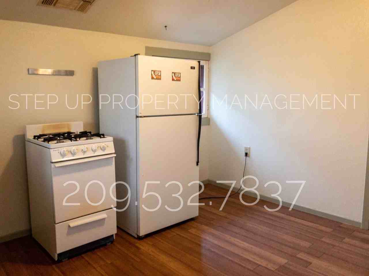 356 Barretta St - Photo 5 of 9