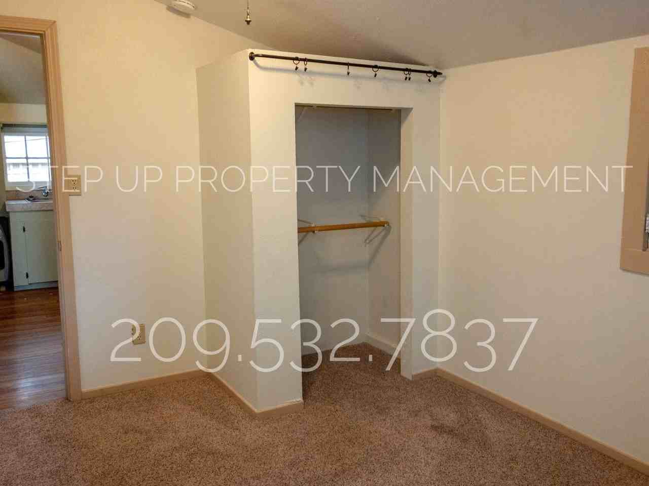 356 Barretta St - Photo 7 of 9