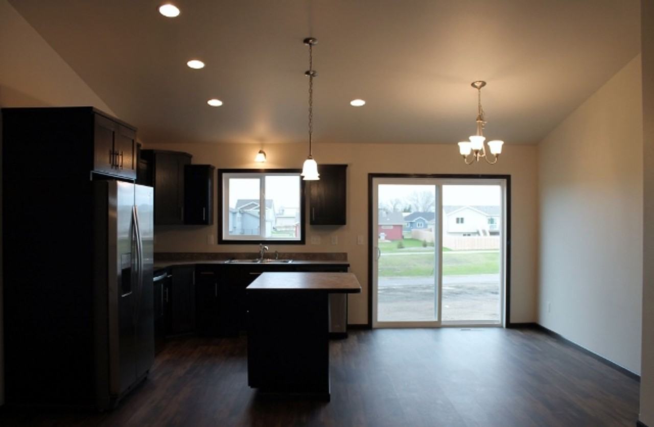 1420 44th Ave S - Photo 2 of 4