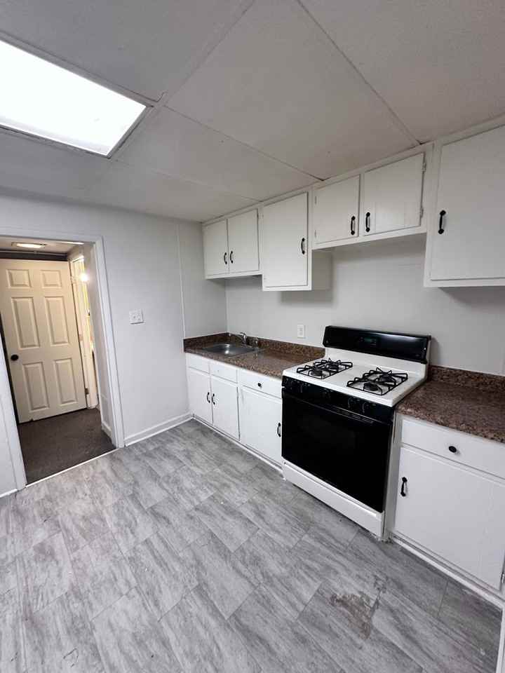 897 E Prospect St - Photo 3 of 15