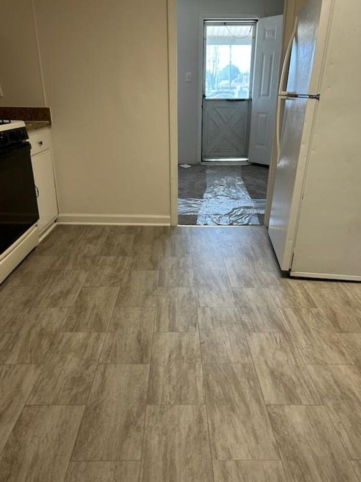 897 E Prospect St - Photo 6 of 15