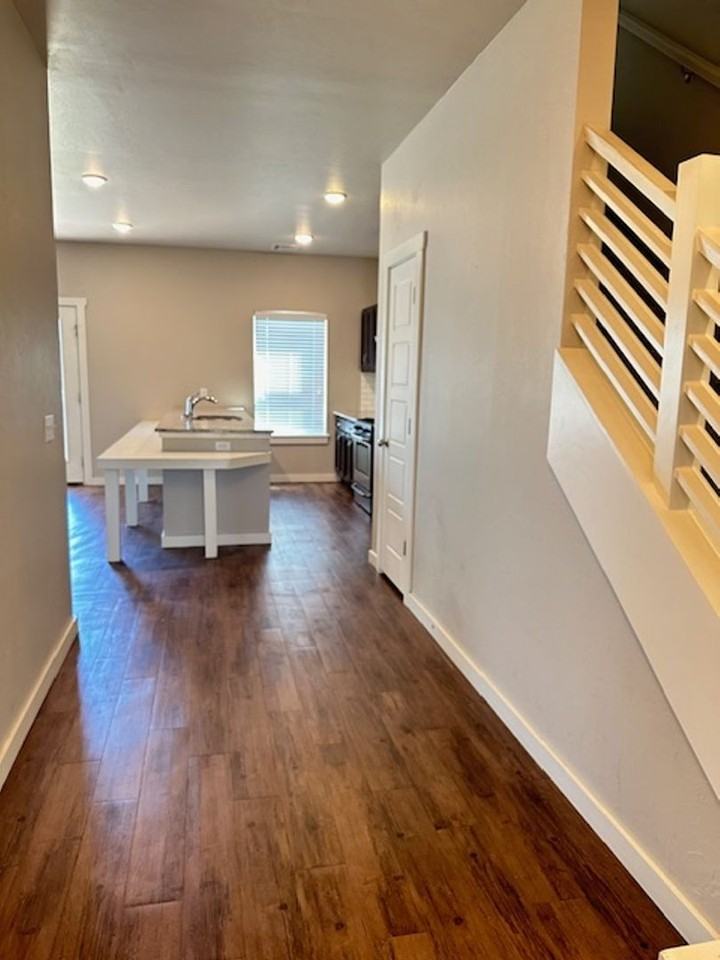 614 Nw 175th St #B - Photo 2 of 19