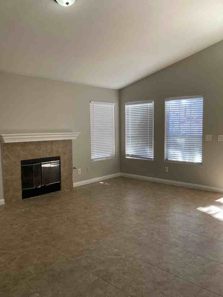 Casa Solar Ct - Photo 4 of 25