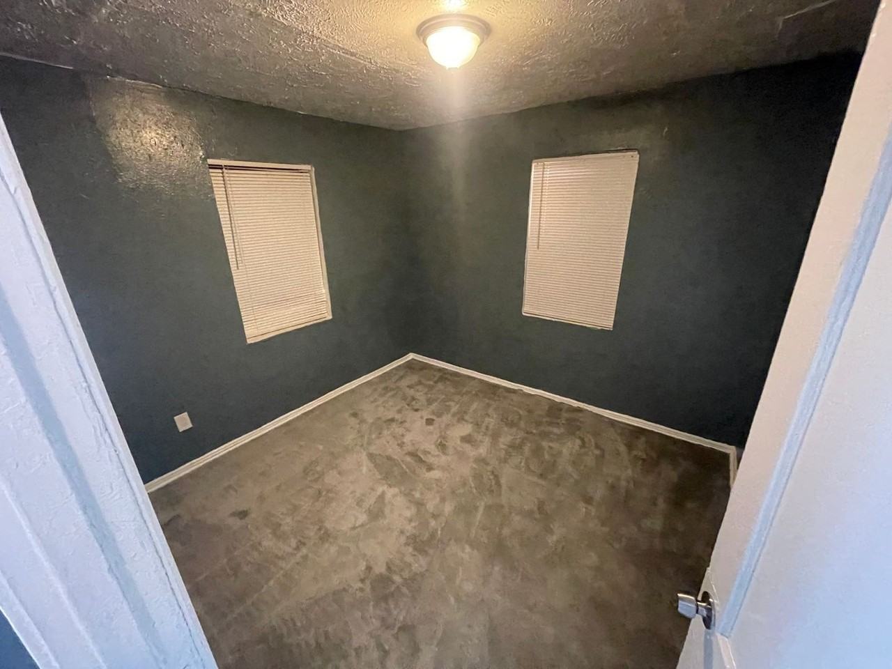 4822 Baldwin St - Photo 2 of 6