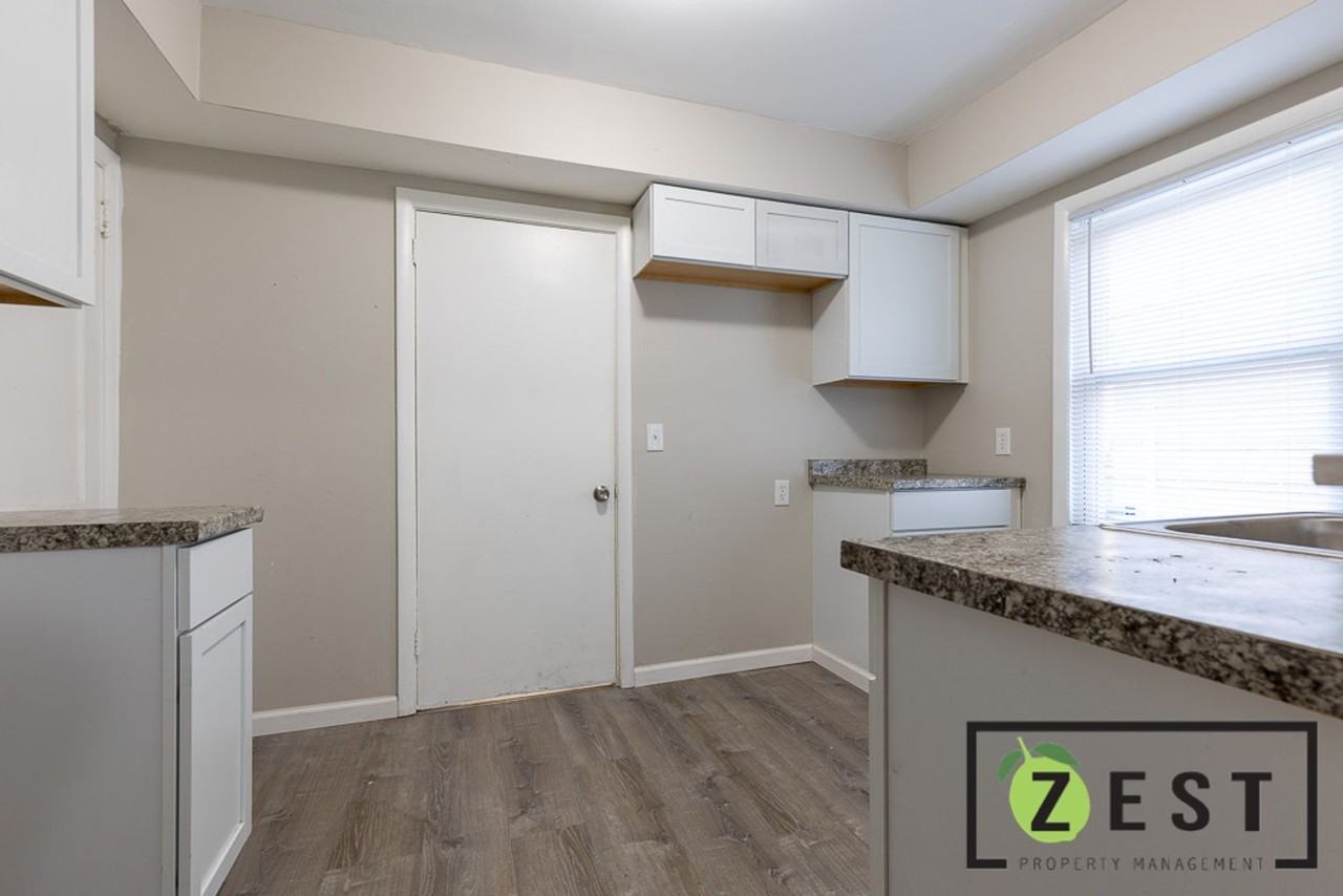 384 W Elza Ave - Photo 6 of 16