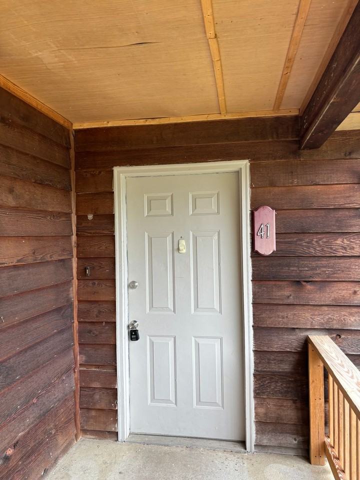 41 Iris Ln - Photo 3 of 8
