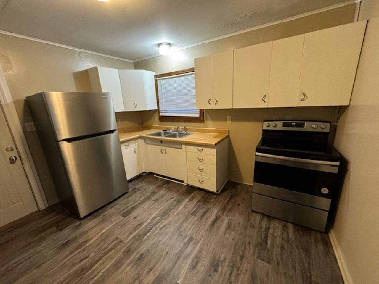 739 Sherman Ave - Photo 5 of 13