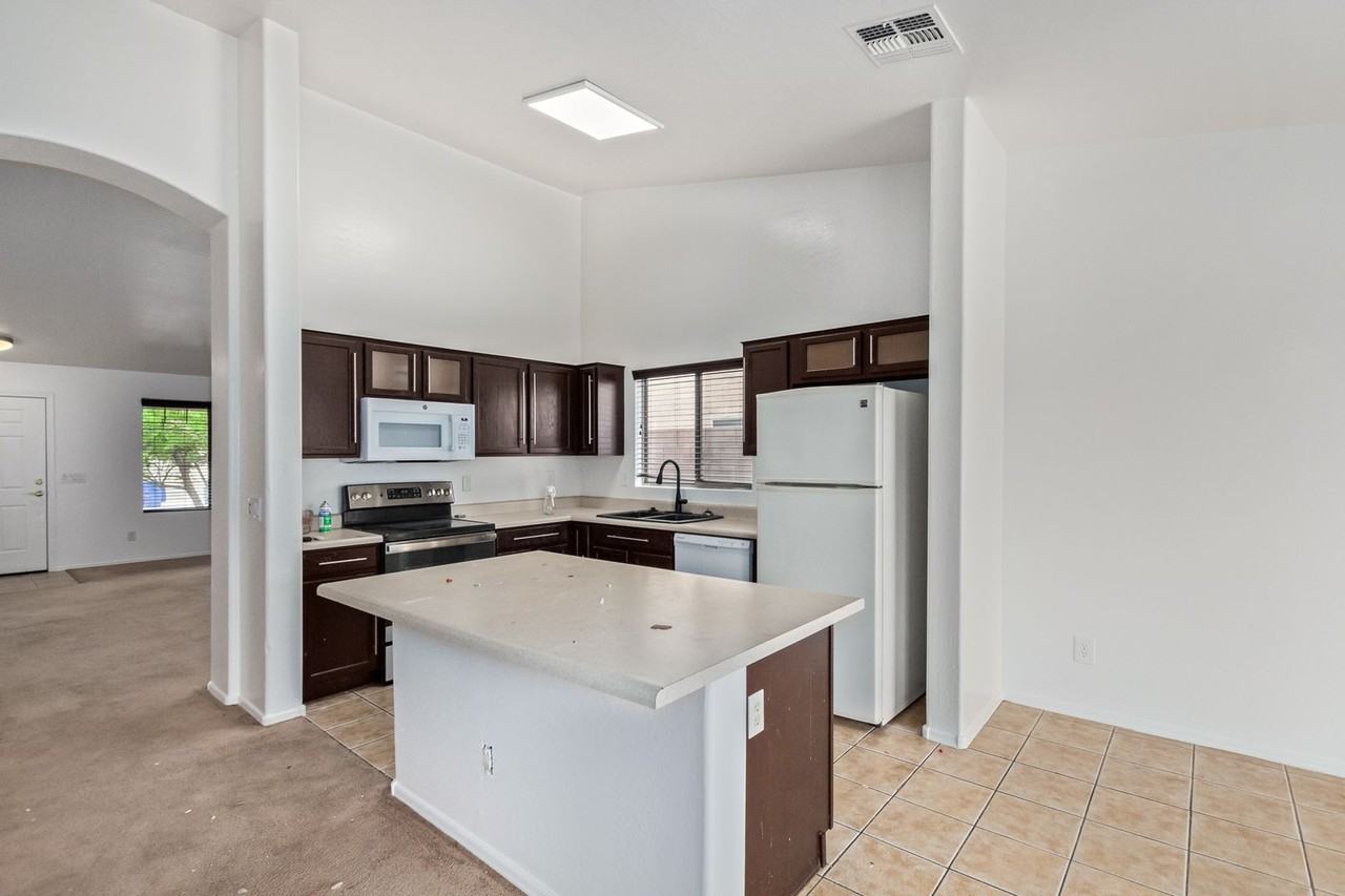 14509 N 126th Ave - Photo 7 of 47