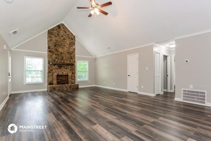 1303 Bellingham Dr - Photo 2 of 15