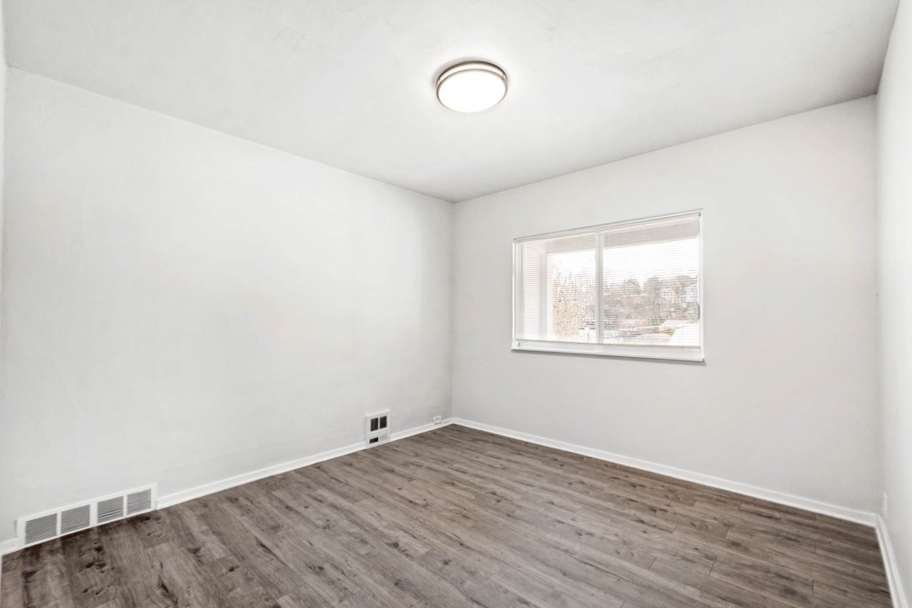 225 Hollywood St - Photo 3 of 29