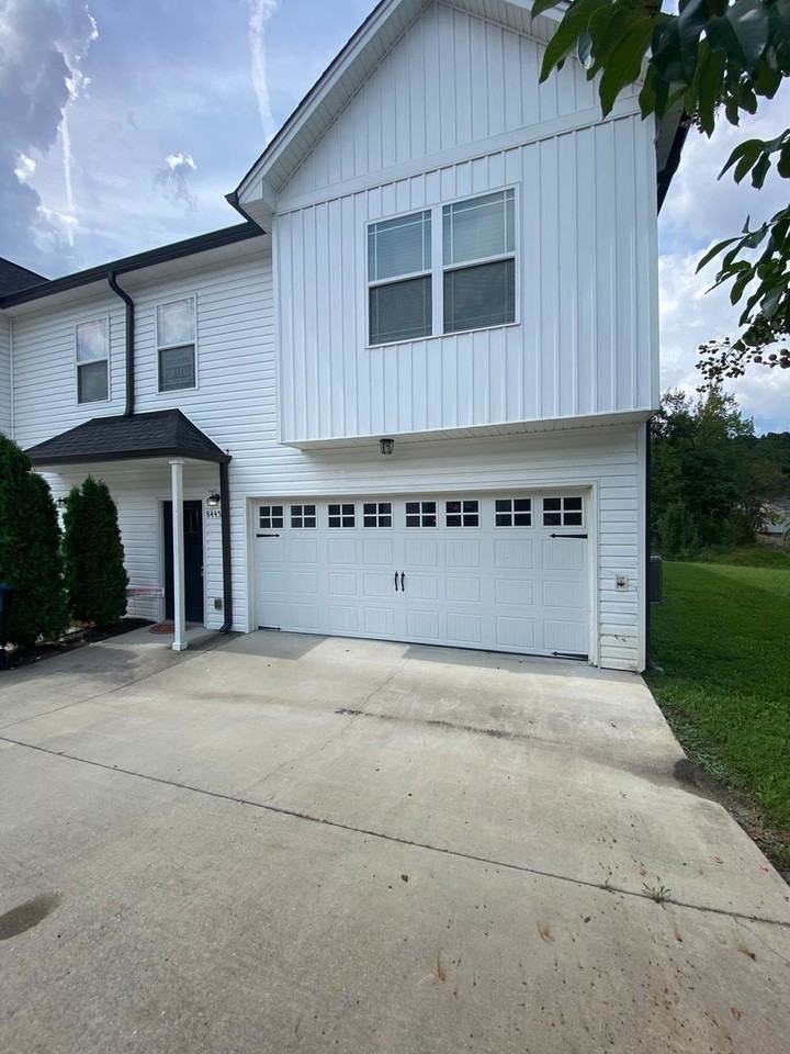 8445 Brookmoor Ln - Photo 2 of 25