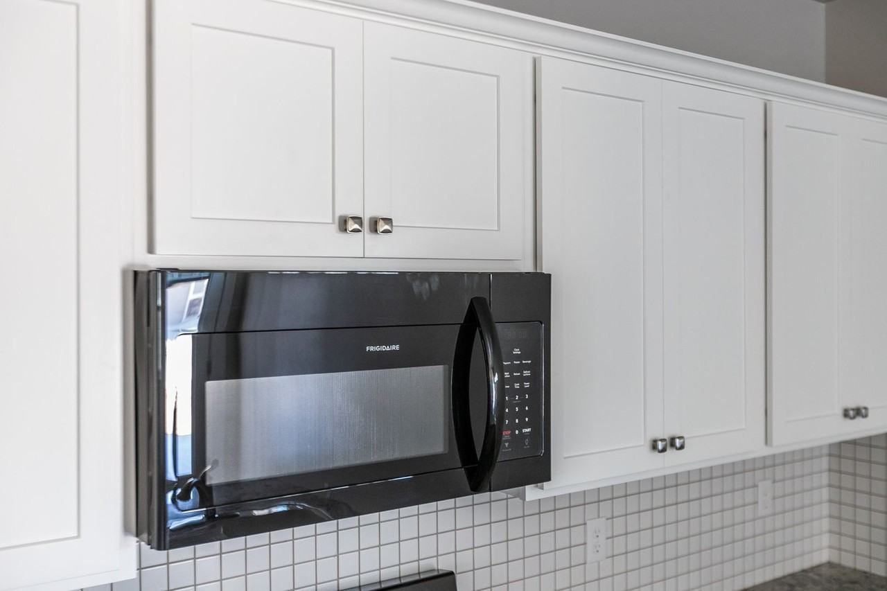 171 S Riggs Spring Ave - Photo 3 of 18