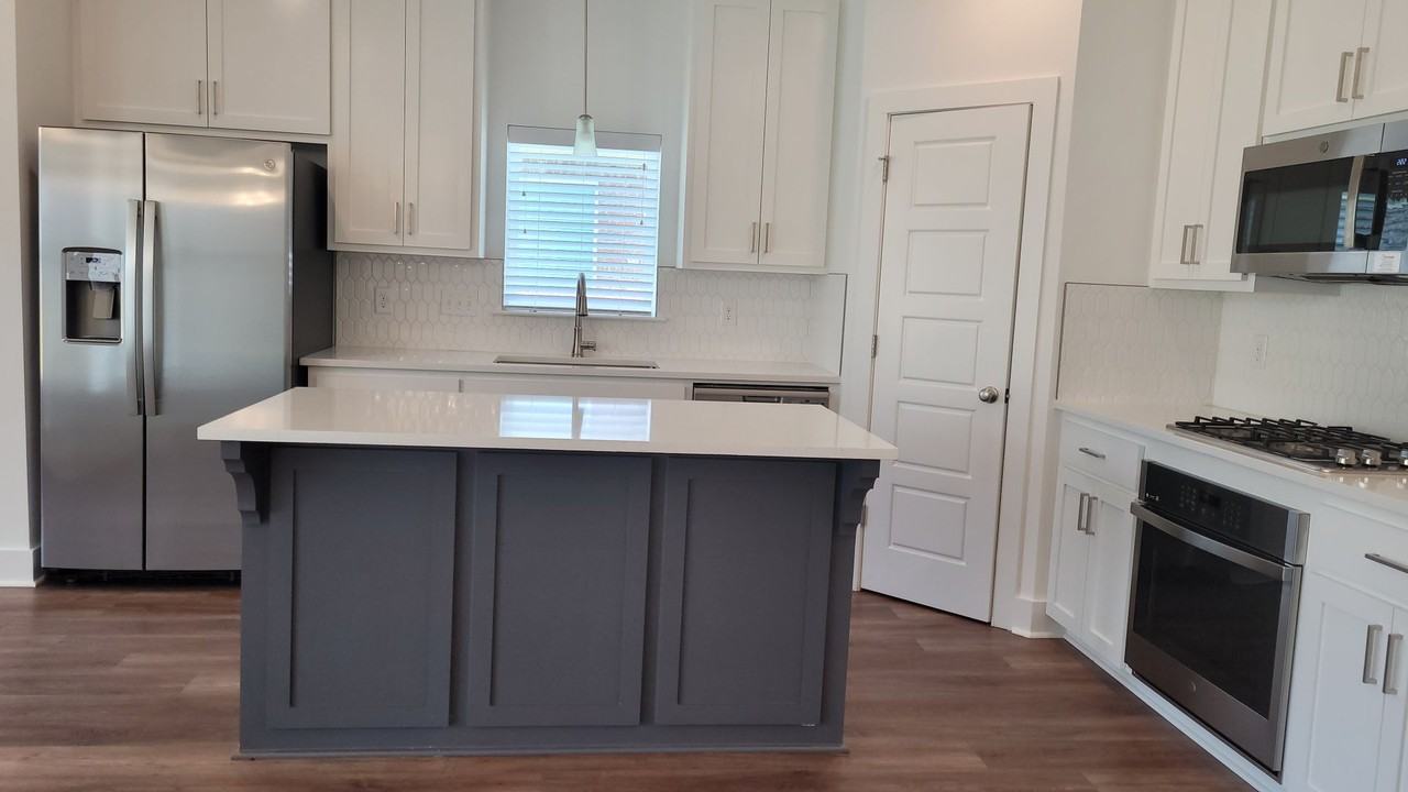 9581 S Creek Dr - Photo 5 of 9