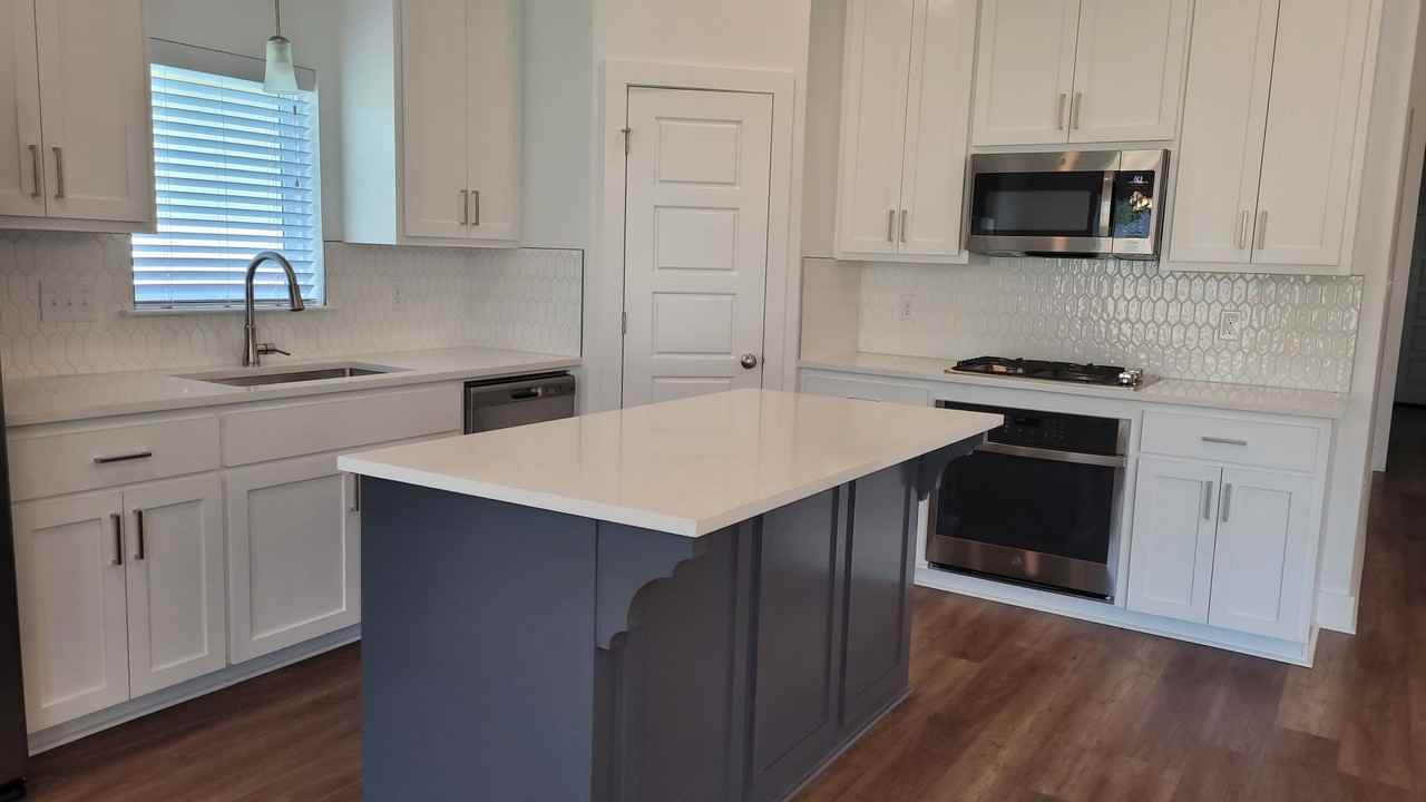 9581 S Creek Dr - Photo 6 of 9