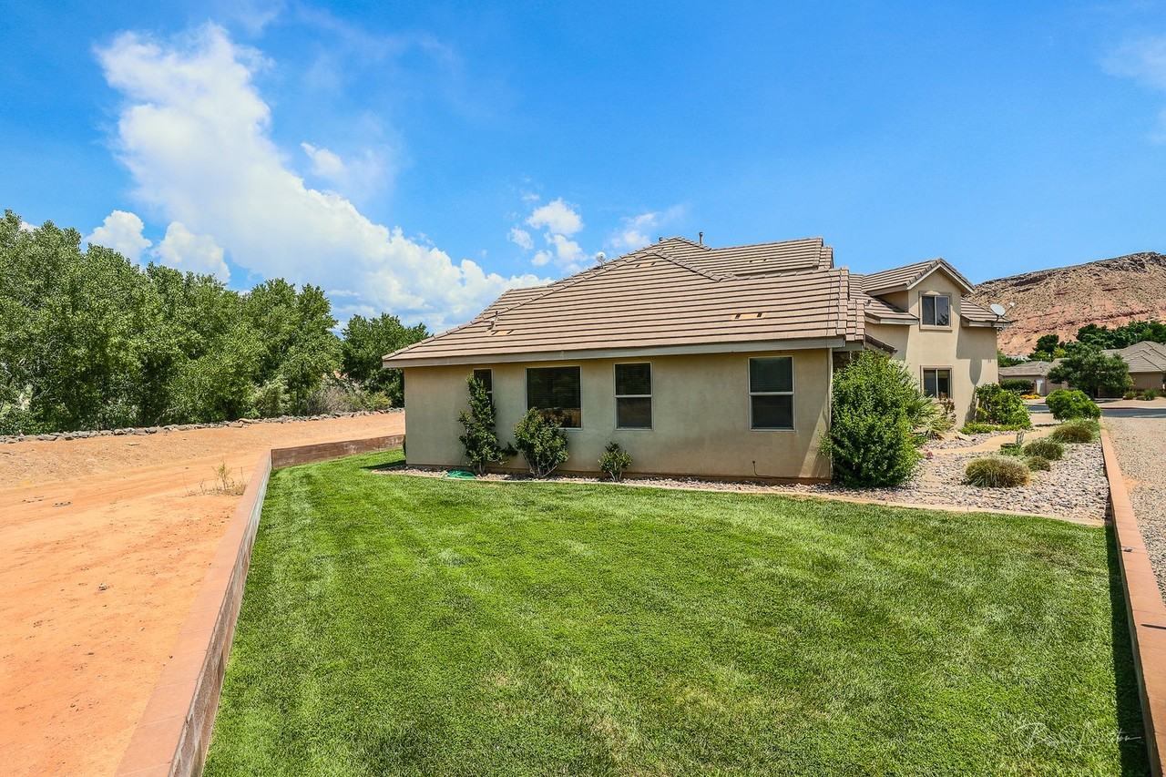 1160 S Washington Fields Rd - Photo 5 of 50