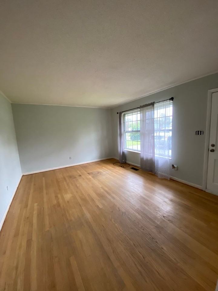 2930 Georgetown Dr Nw - Photo 2 of 9
