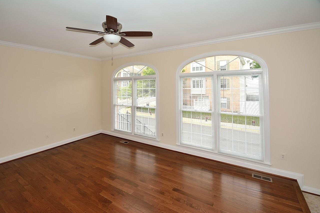 9425 Van Arsdale Dr - Photo 3 of 27