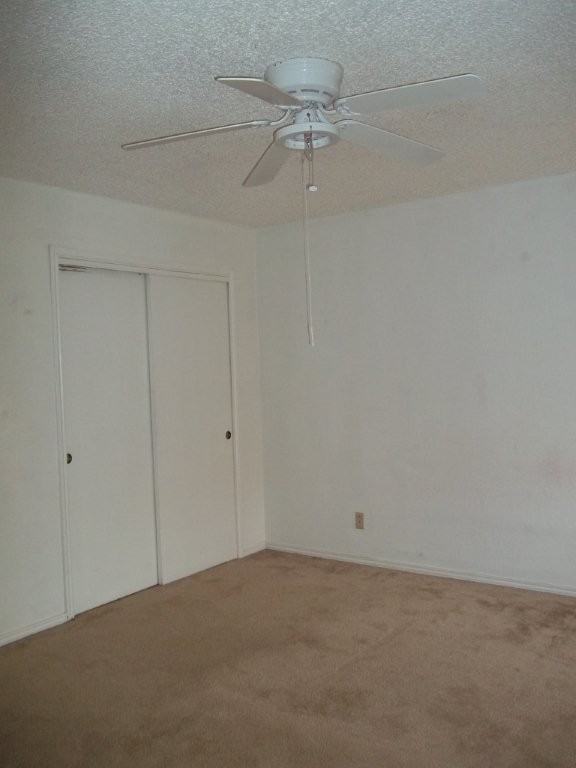 2001 Carousel Dr - Photo 3 of 6