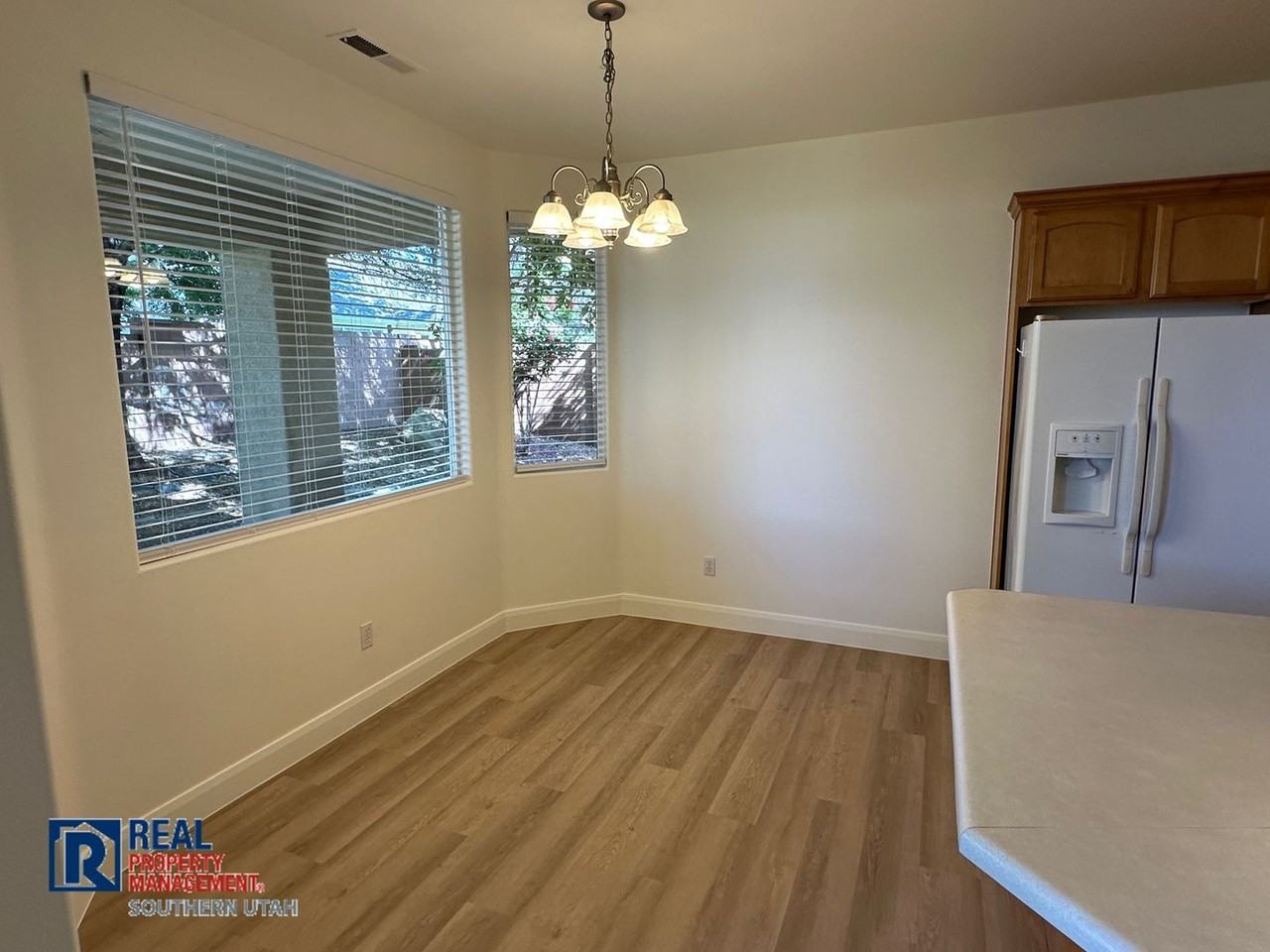 1092 S 550 E - Photo 3 of 12