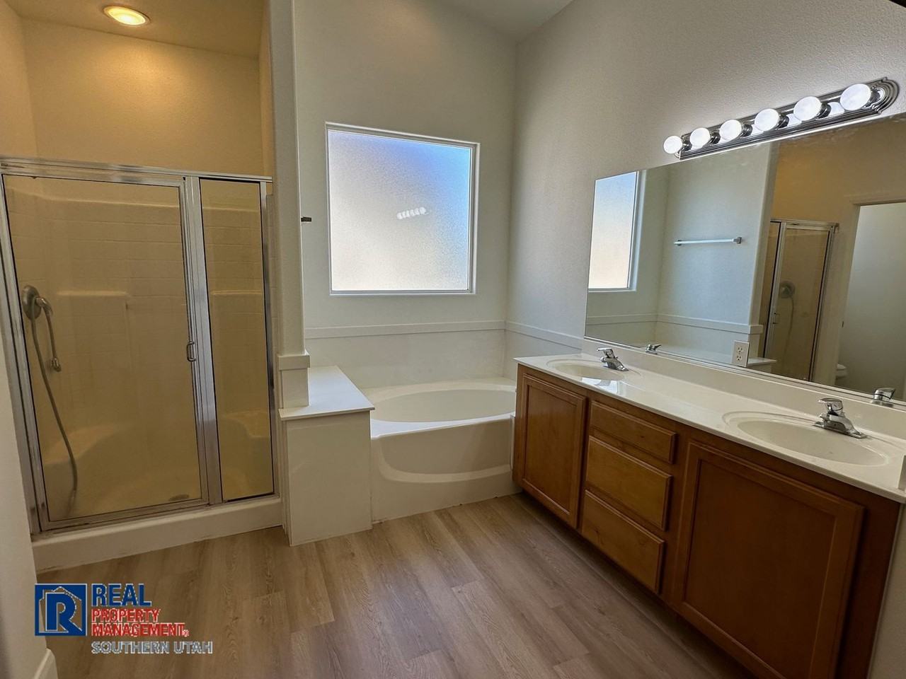 1092 S 550 E - Photo 6 of 12