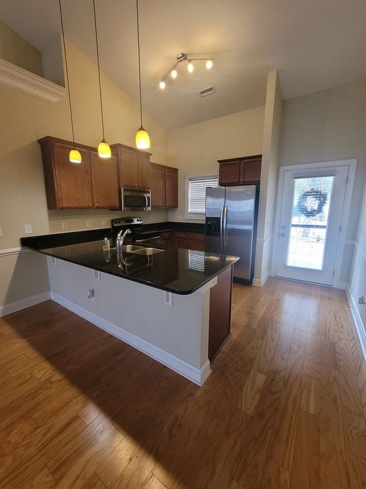 1131 Shellbank Ln - Photo 3 of 29