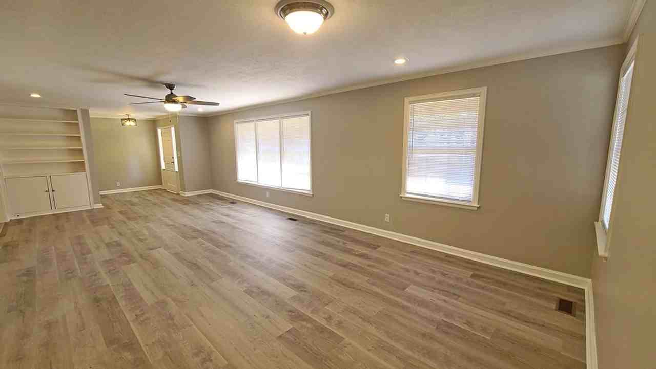 308 Highland Pl - Photo 5 of 26