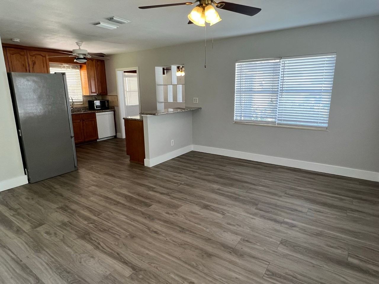 3906 W Azeele St - Photo 3 of 18