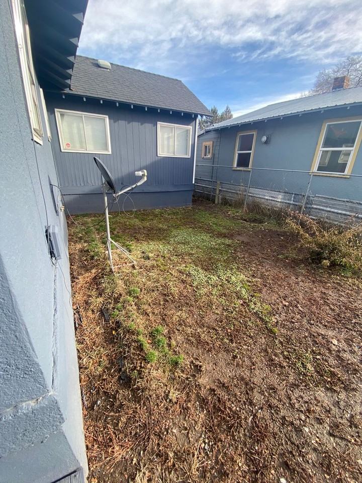 1101 E Main St - Photo 2 of 13