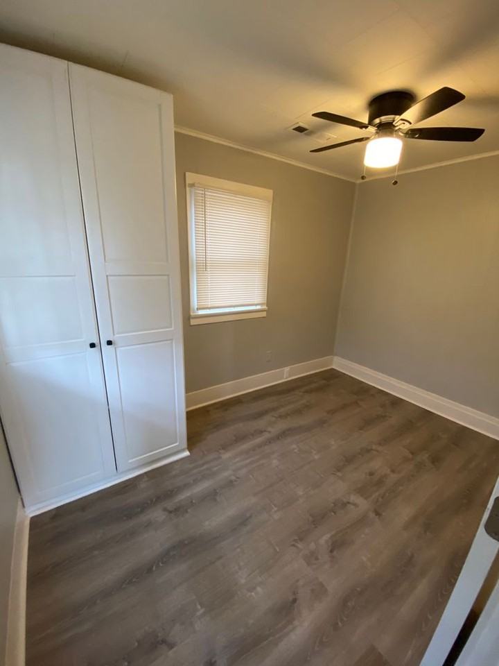 1101 E Main St - Photo 4 of 13