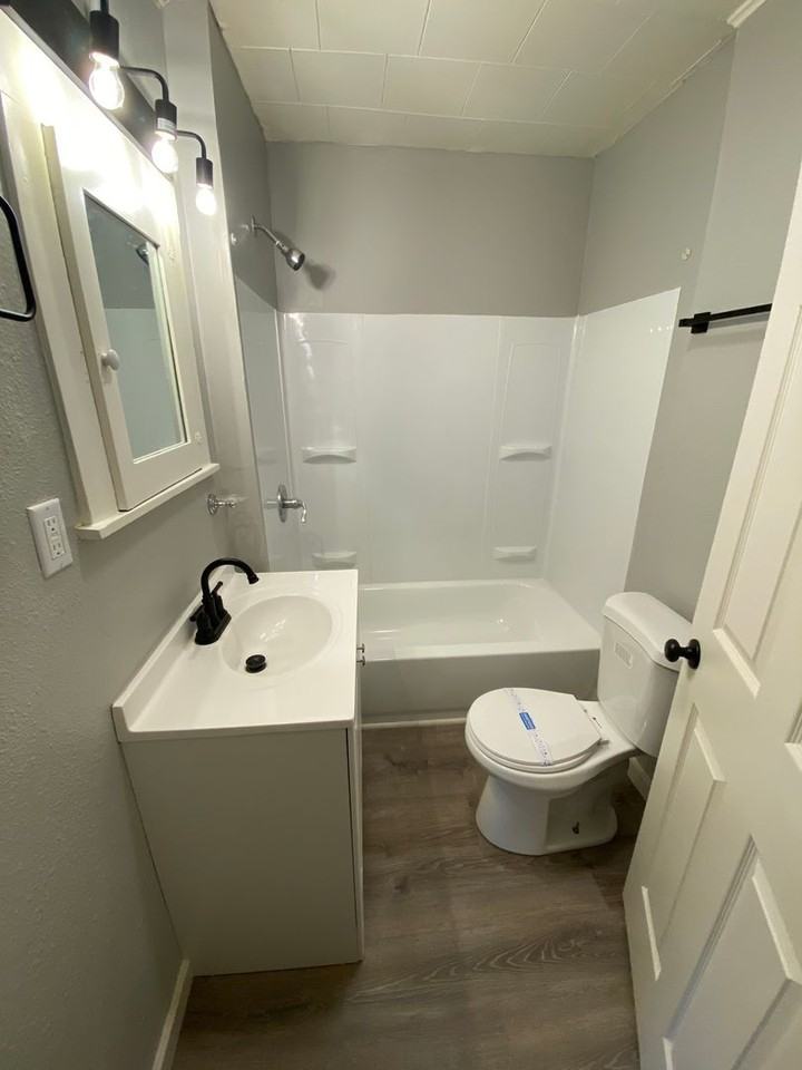 1101 E Main St - Photo 6 of 13