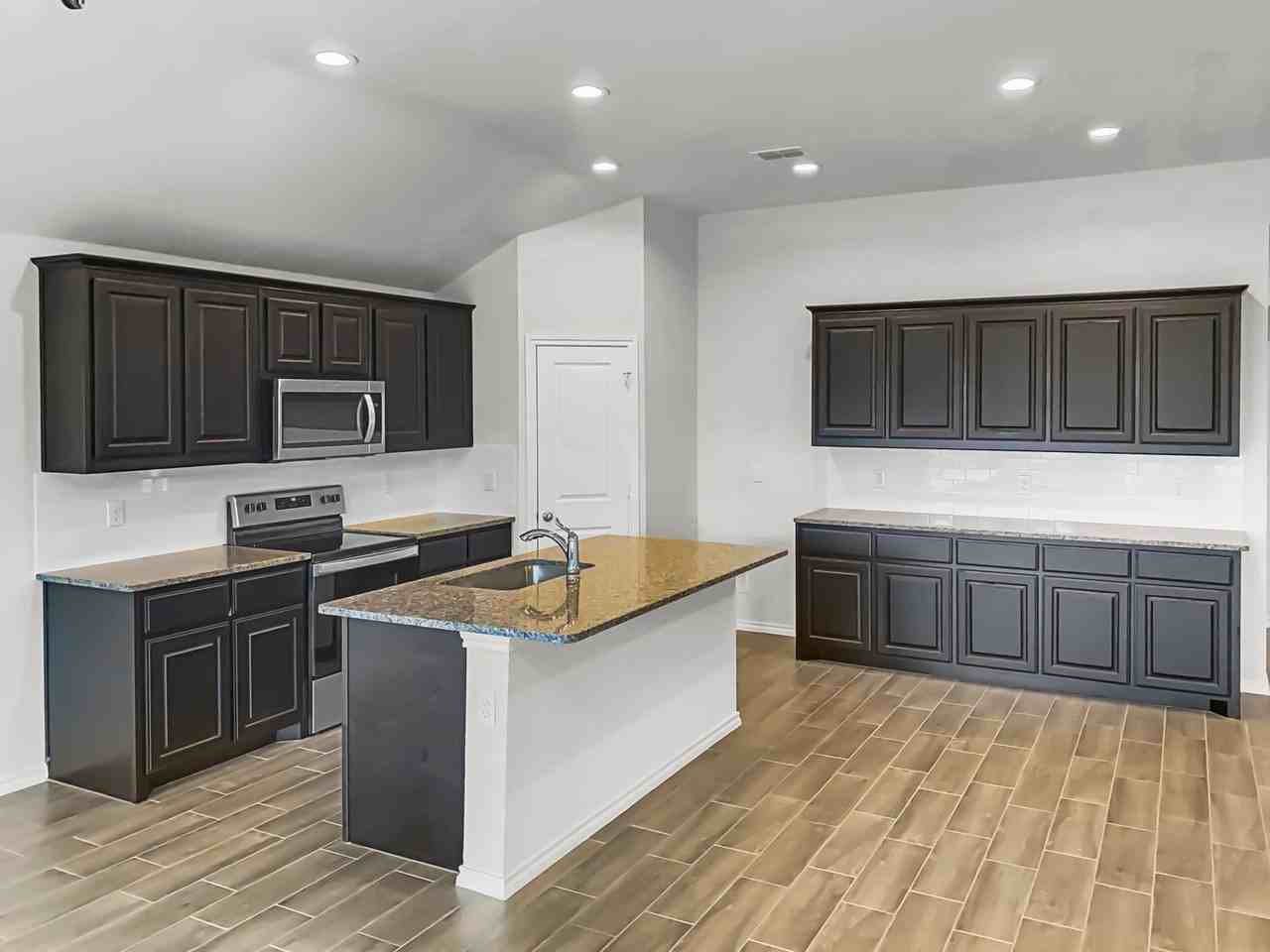 10008 Ginkgo Ln - Photo 4 of 24