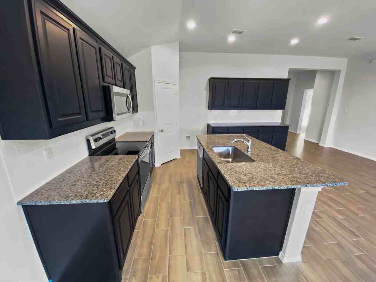 10008 Ginkgo Ln - Photo 5 of 24