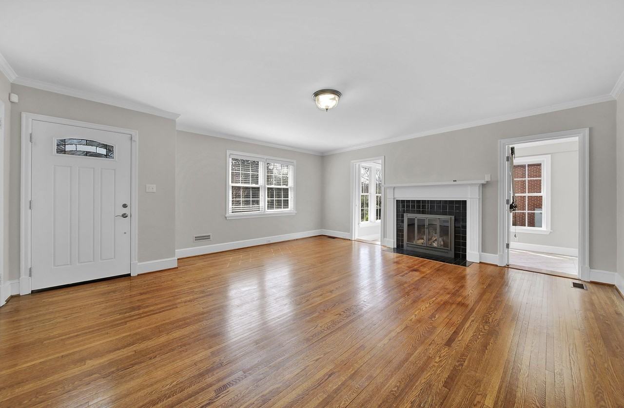 1221 Oakwood Ave - Photo 3 of 30