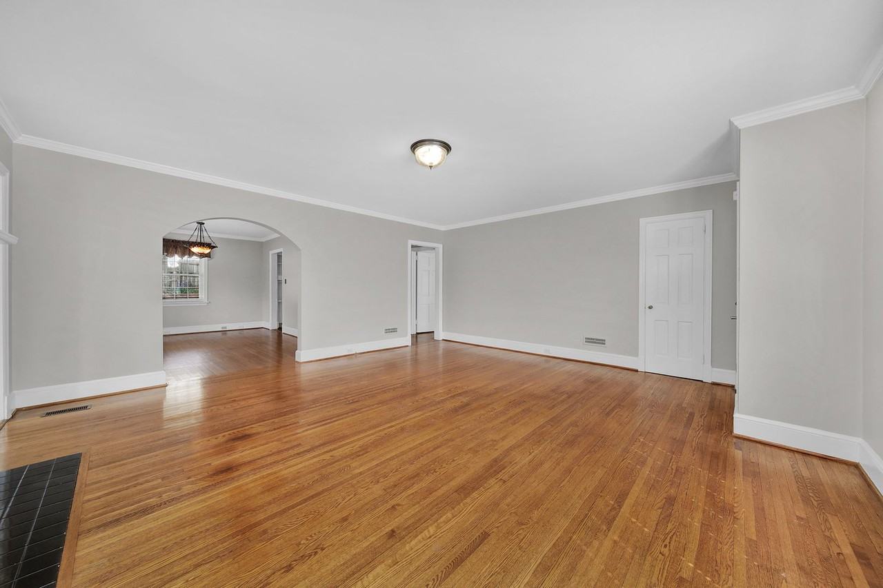 1221 Oakwood Ave - Photo 4 of 30