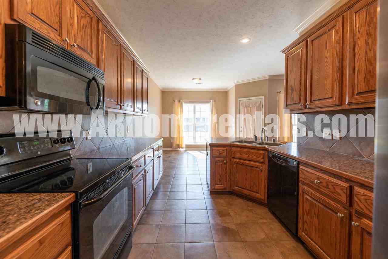 1620 Hosta - Photo 6 of 15