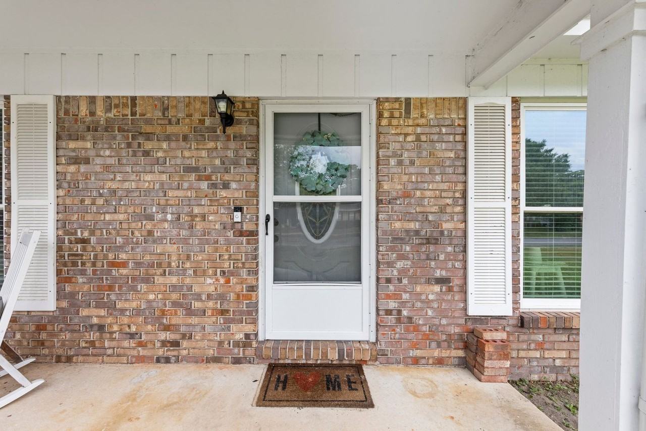 109 Friar Tuck Dr - Photo 3 of 39