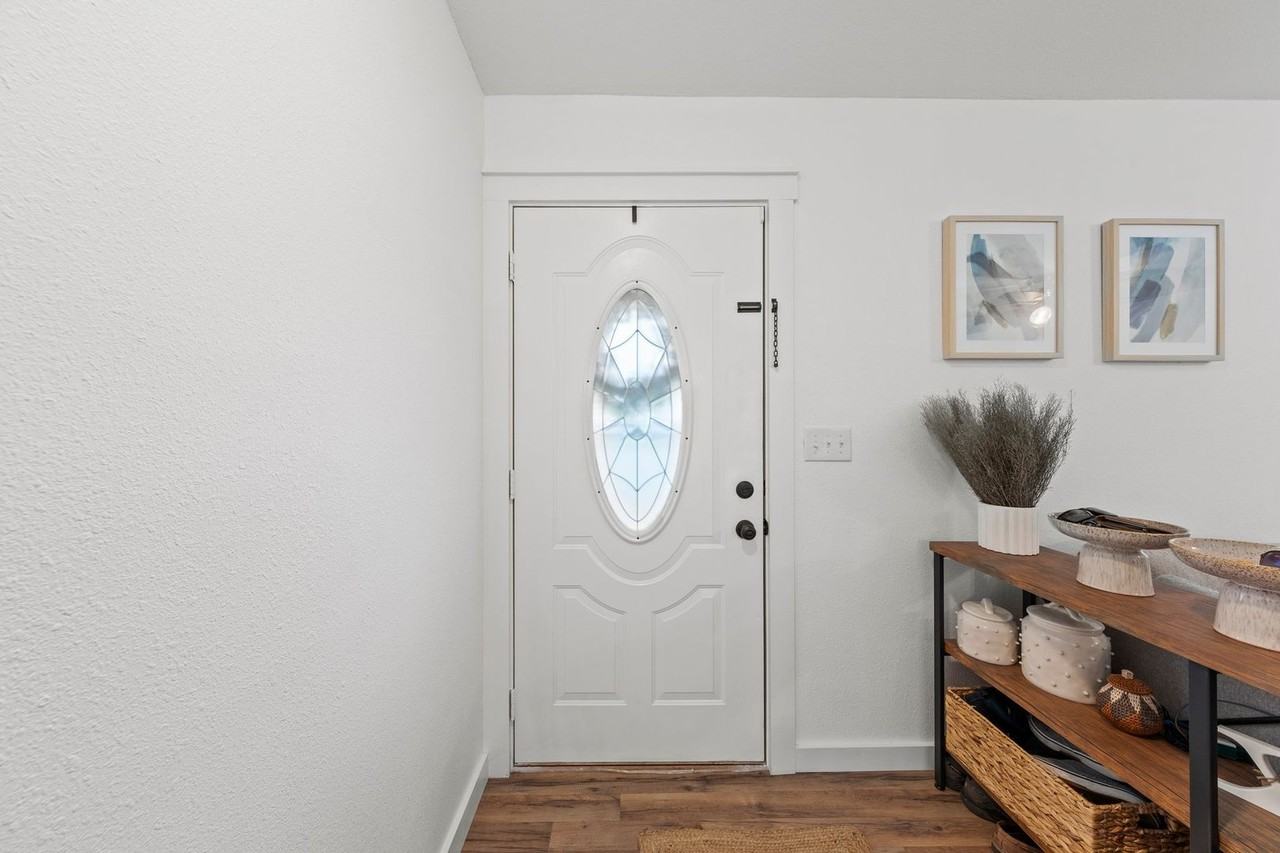 109 Friar Tuck Dr - Photo 4 of 39