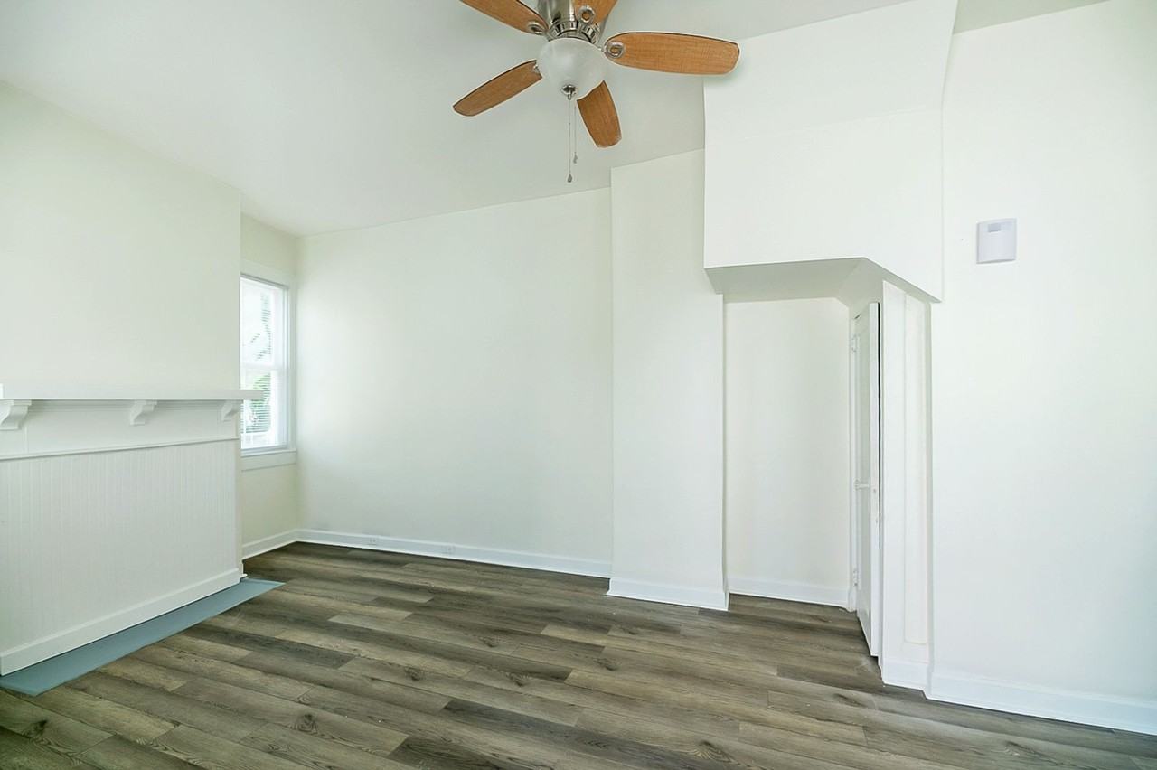25 1/2 Maverick St - Photo 3 of 17