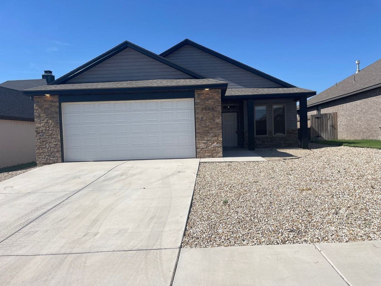 7506 89th St - Photo 2 of 34