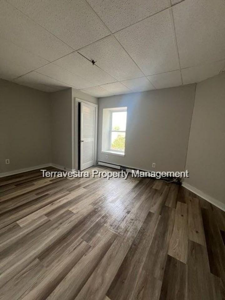 231-233 North High Street - Photo 3 of 6