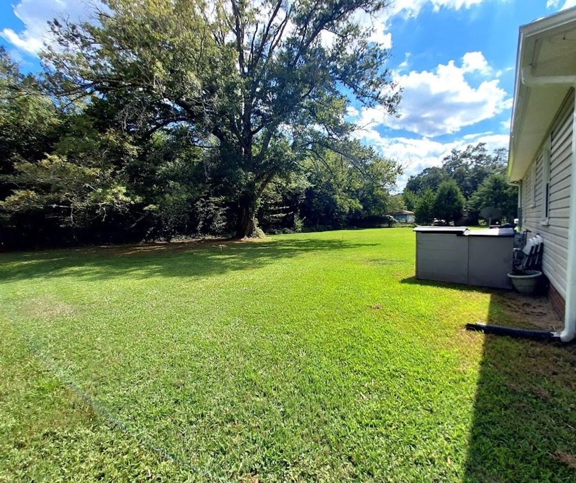 10 Stephanie Dr - Photo 2 of 17