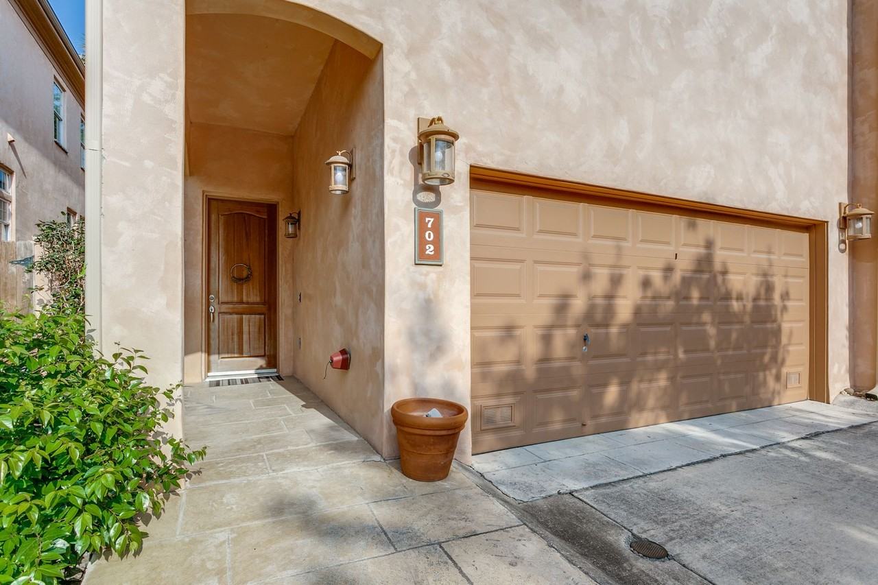 7897 Broadway #702 - Photo 3 of 26