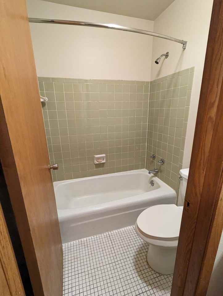 South River Apartments (1005) - Photo 4 of 9