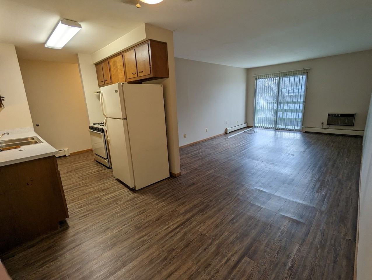 South River Apartments (1005) - Photo 7 of 9