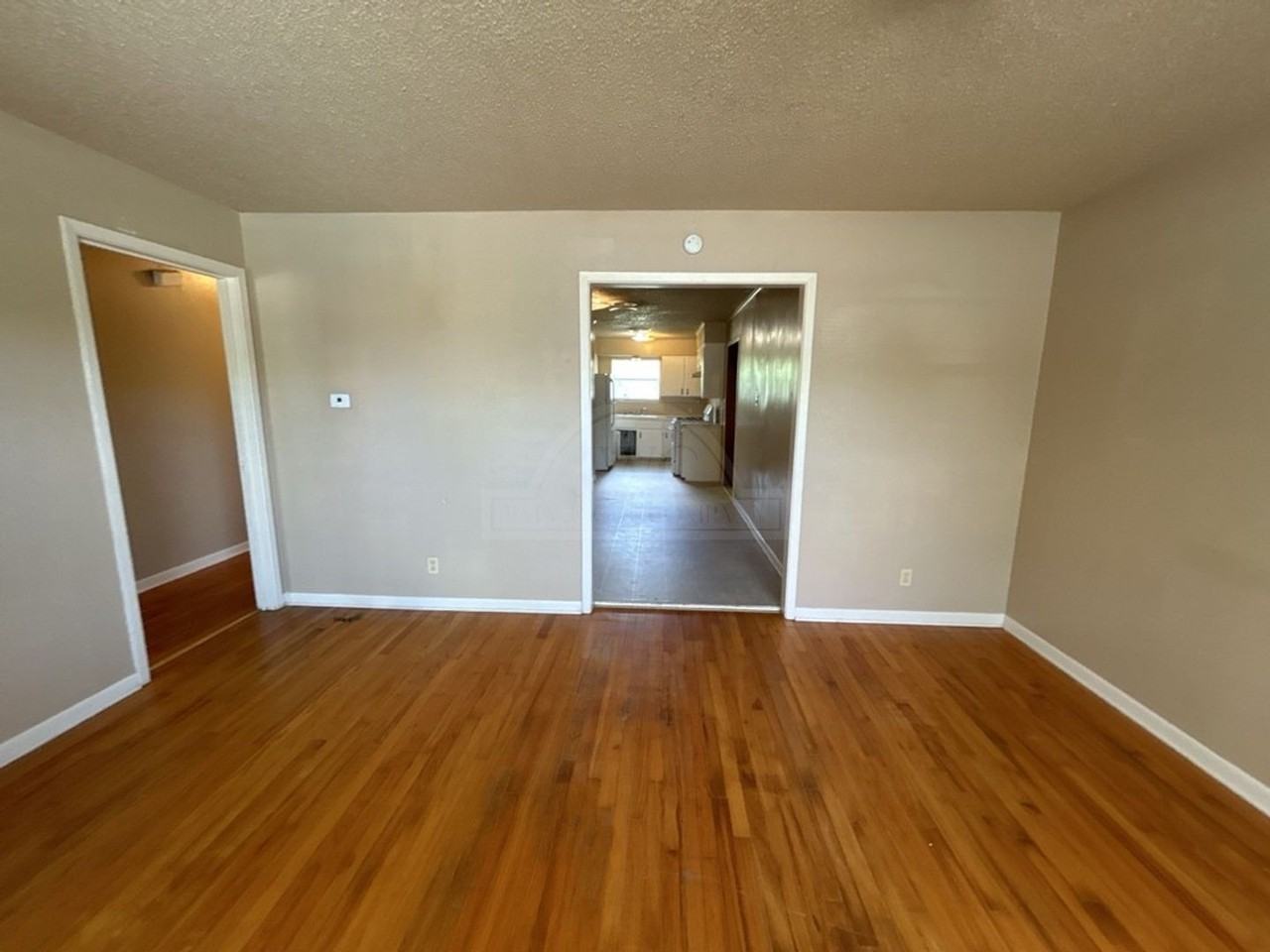 1315 Jefferis Ave - Photo 4 of 34