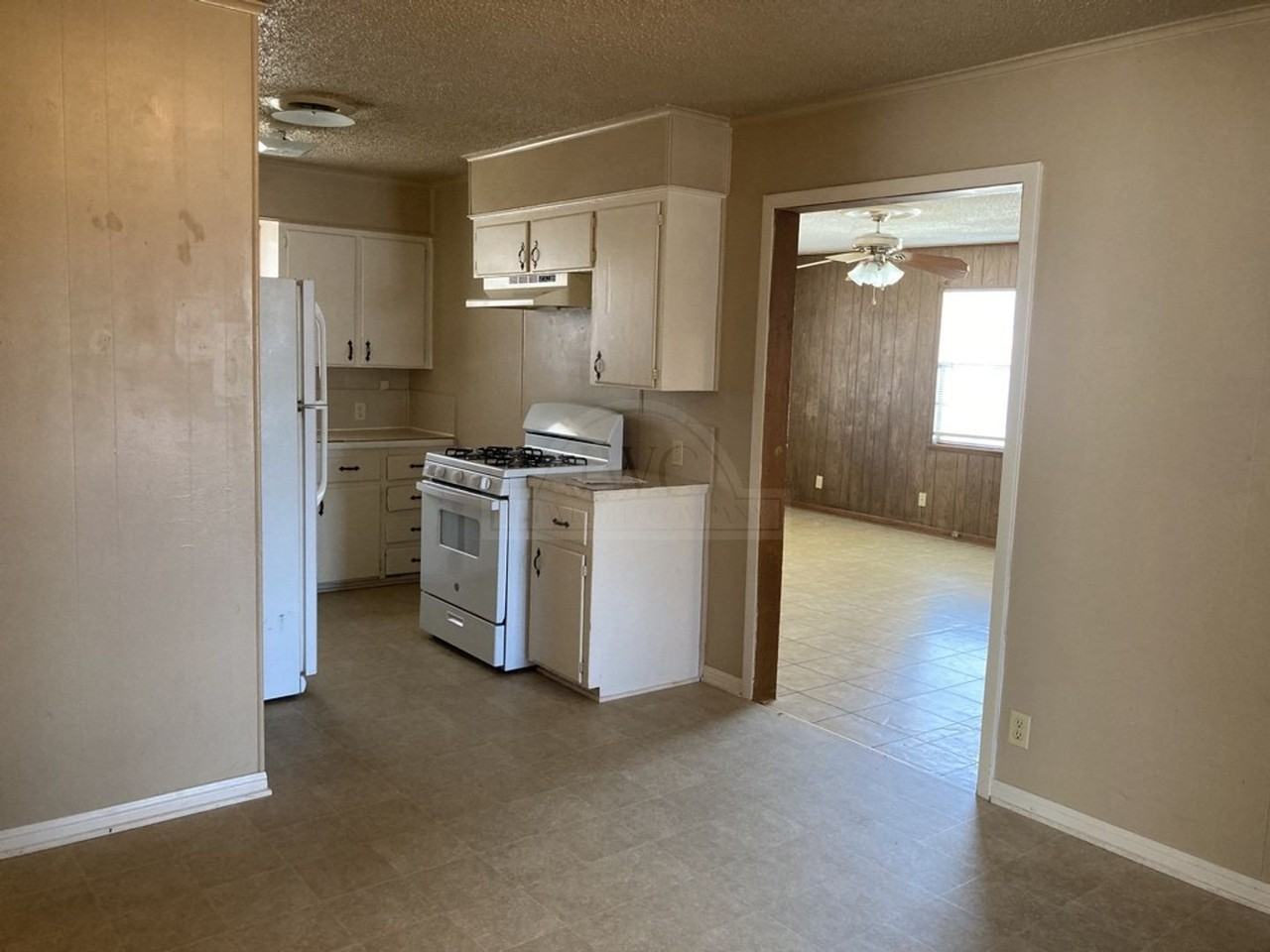 1315 Jefferis Ave - Photo 6 of 34